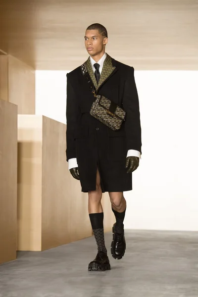Look 4